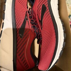Brooks Ghost 12 men  Neutral Running Shoe size 8.5 medium